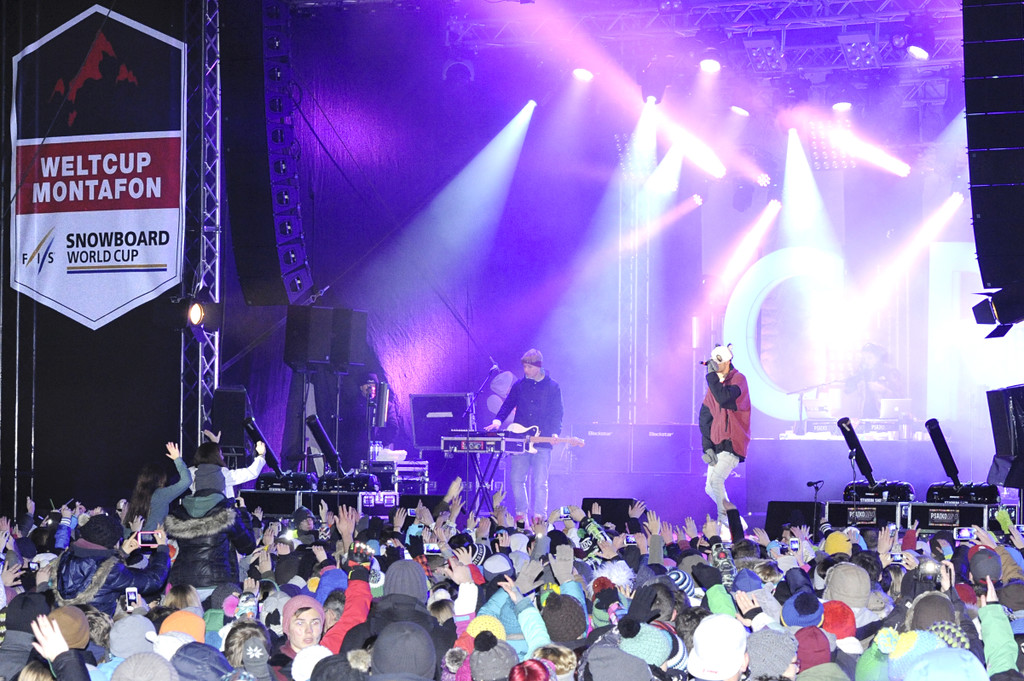 CRO brachte die Stimmung von über 5.000 Partygästen zum brodeln. 