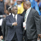 fr__here S__d Afrika Pr__sident Thabo Mbeki links EPA.jpg