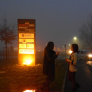 Feurige Weihnachtsstimmung vor derWerkstatt.JPG