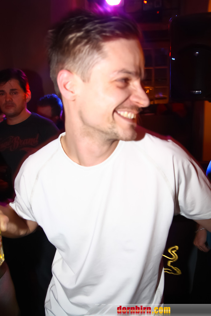 13367415.jpg