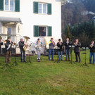 Weihnachtsblasen im Dorf
