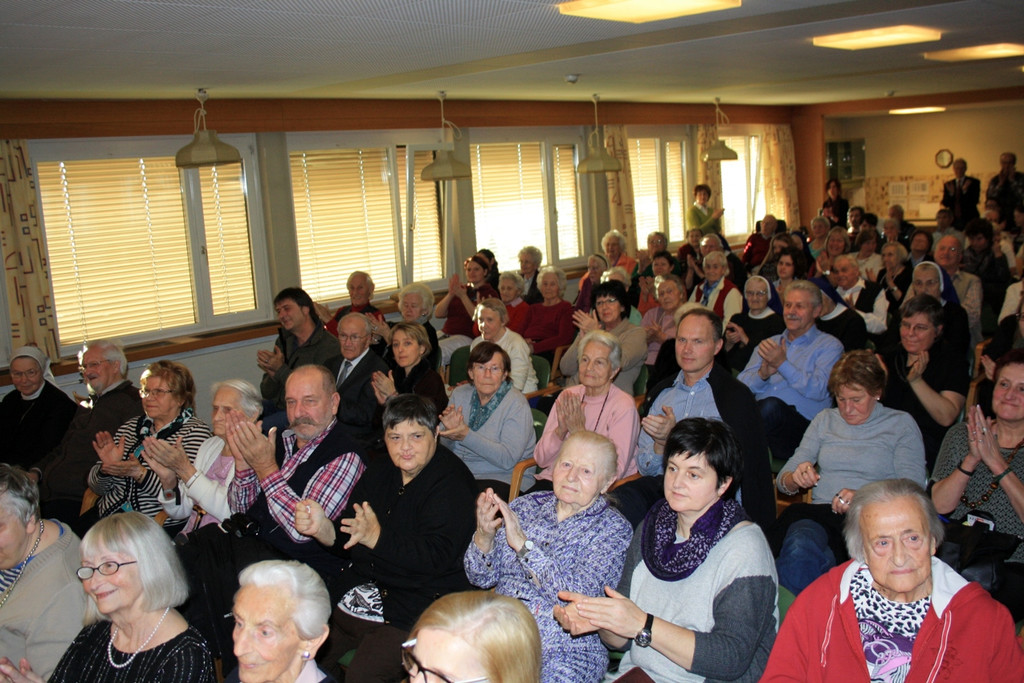Jesuheim WEIHNACHTSFEIER 2013 _39_.jpg