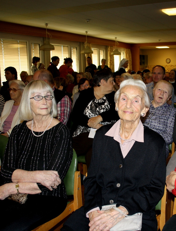 Jesuheim WEIHNACHTSFEIER 2013 _18_.jpg