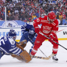 2014-01-01T210624Z_1377532496_NOCID_RTRMADP_3_NHL-WINTER-CLASSIC-TORONTO-MAPLE-LEAFS-AT-DETROIT-RED-WINGS.JPG