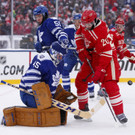 2014-01-01T200316Z_2003330946_NOCID_RTRMADP_3_NHL-WINTER-CLASSIC-TORONTO-MAPLE-LEAFS-AT-DETROIT-RED-WINGS.JPG