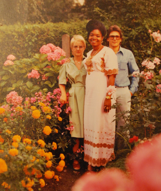 Margarethe und Harald B__sch mit Besucherin aus Afrika 002a.jpg