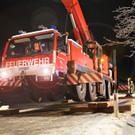 Streufahrzeug in Niederösterreich von glatter Straße abgekommen