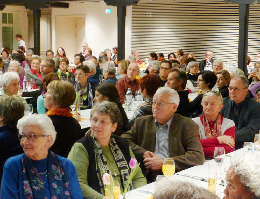 Caritas16Saal _.jpg