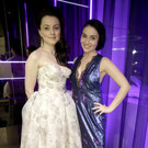 Künstlerinnen präsentieren Roben für Opernball 2014