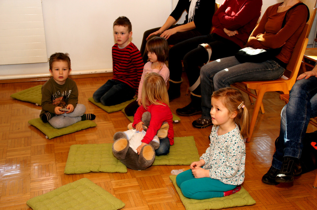 14 Man wartet ganz gespannt a_ d_ Geschichte.JPG