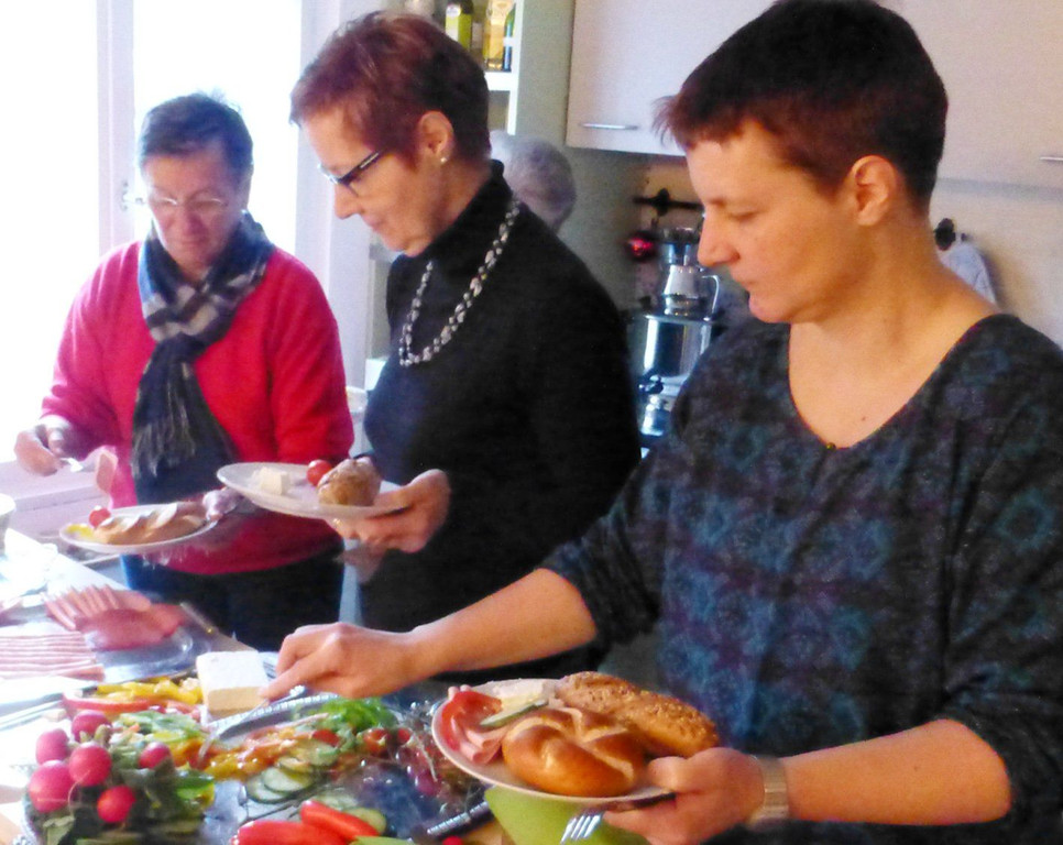 Frauen12Buffet.jpg
