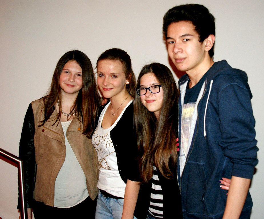 15 Sarah_ Stefanie_ Rebecca_ Nino.JPG