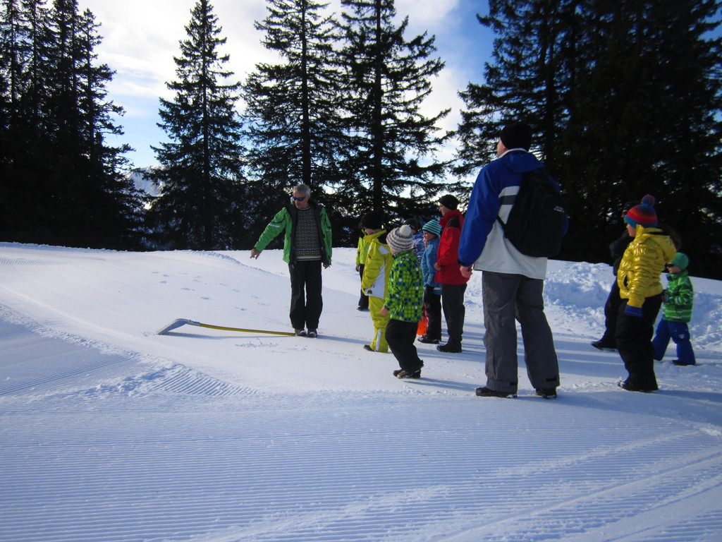 BK_Iglu bauen und rodeln Laterns 4.jpg