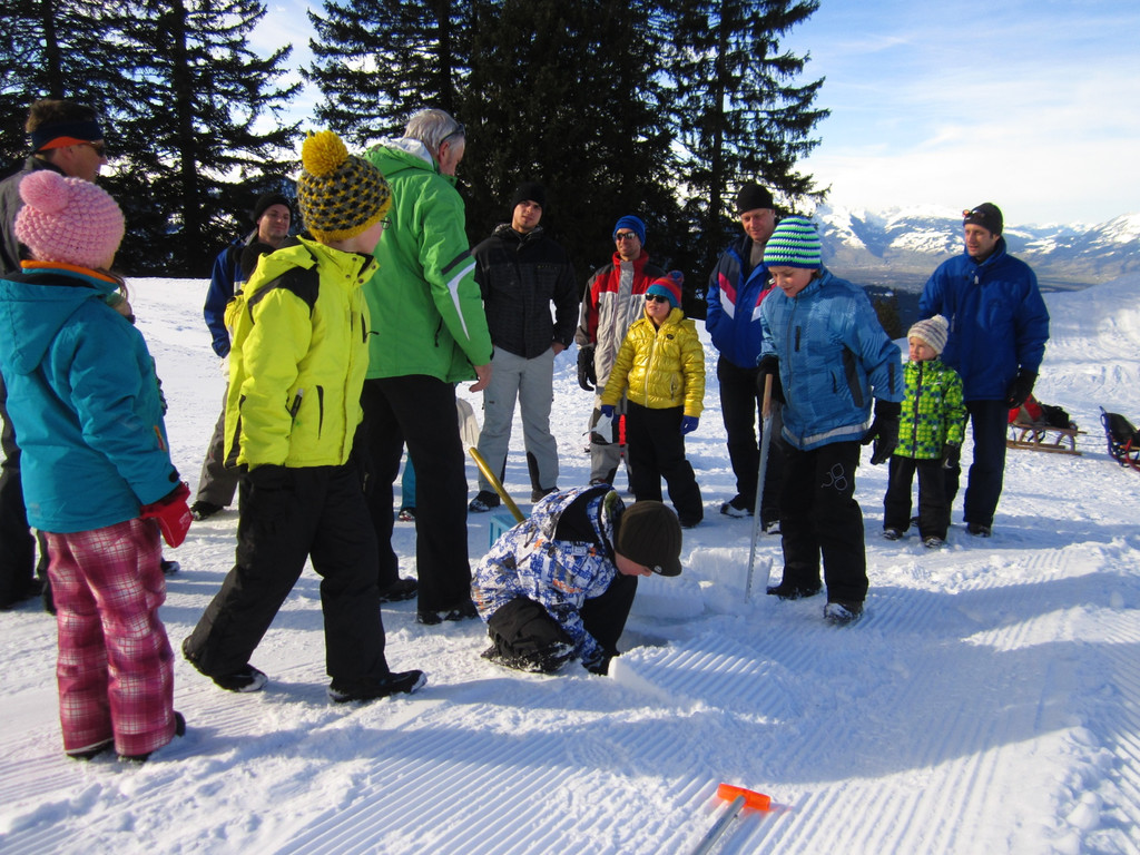 BK_Iglu bauen und rodeln Laterns 12.jpg