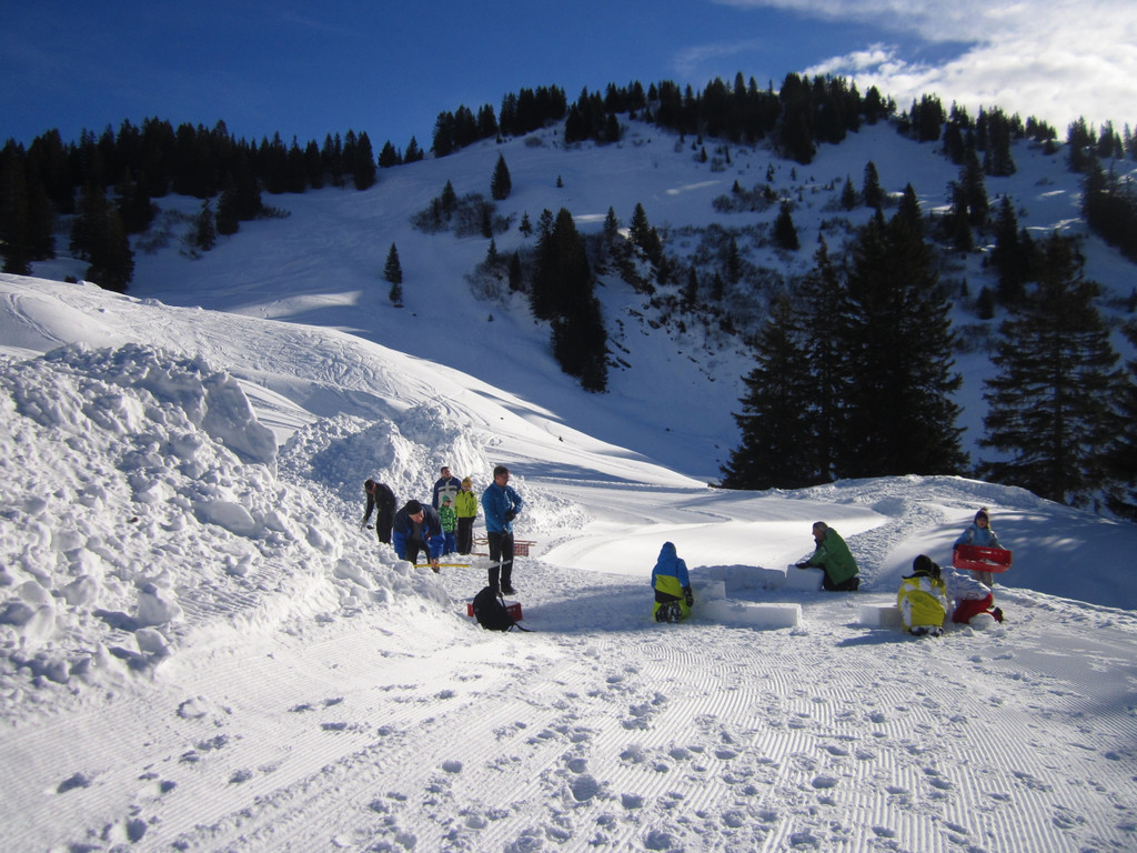 BK_Iglu bauen und rodeln Laterns 16.jpg