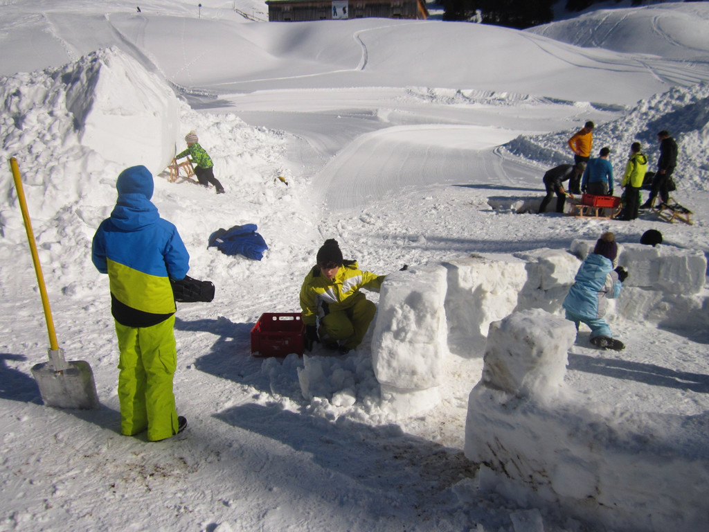 BK_Iglu bauen und rodeln Laterns 18.jpg