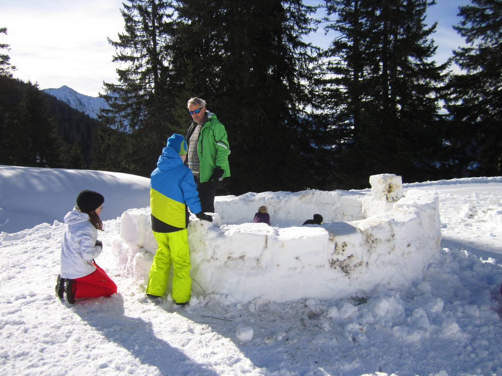 BK_Iglu bauen und rodeln Laterns 22.jpg