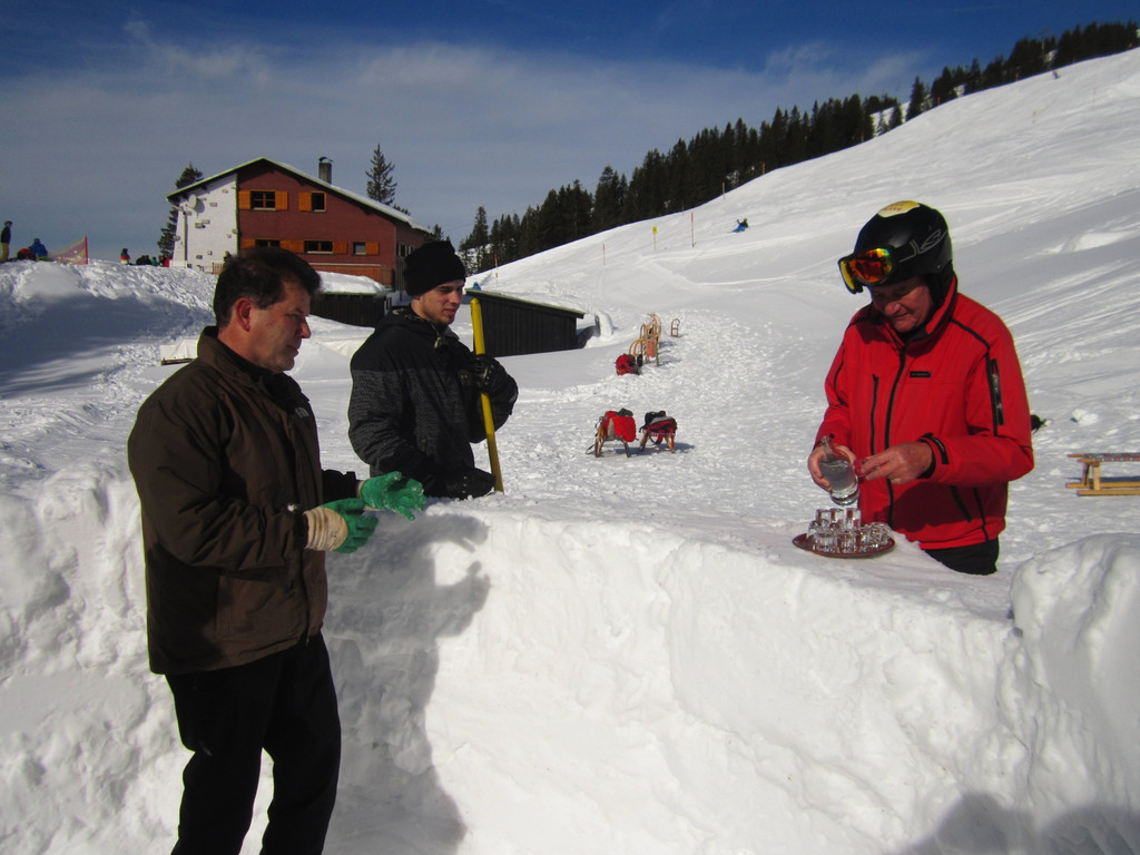 BK_Iglu bauen und rodeln Laterns 37.jpg