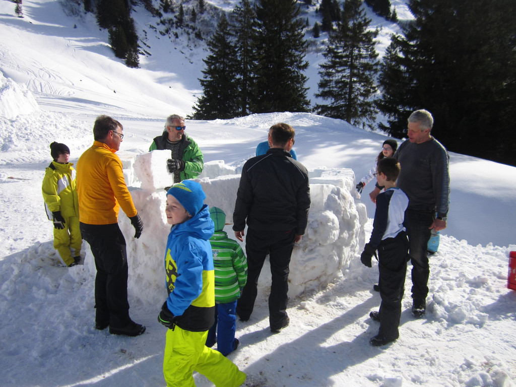 BK_Iglu bauen und rodeln Laterns 40.jpg
