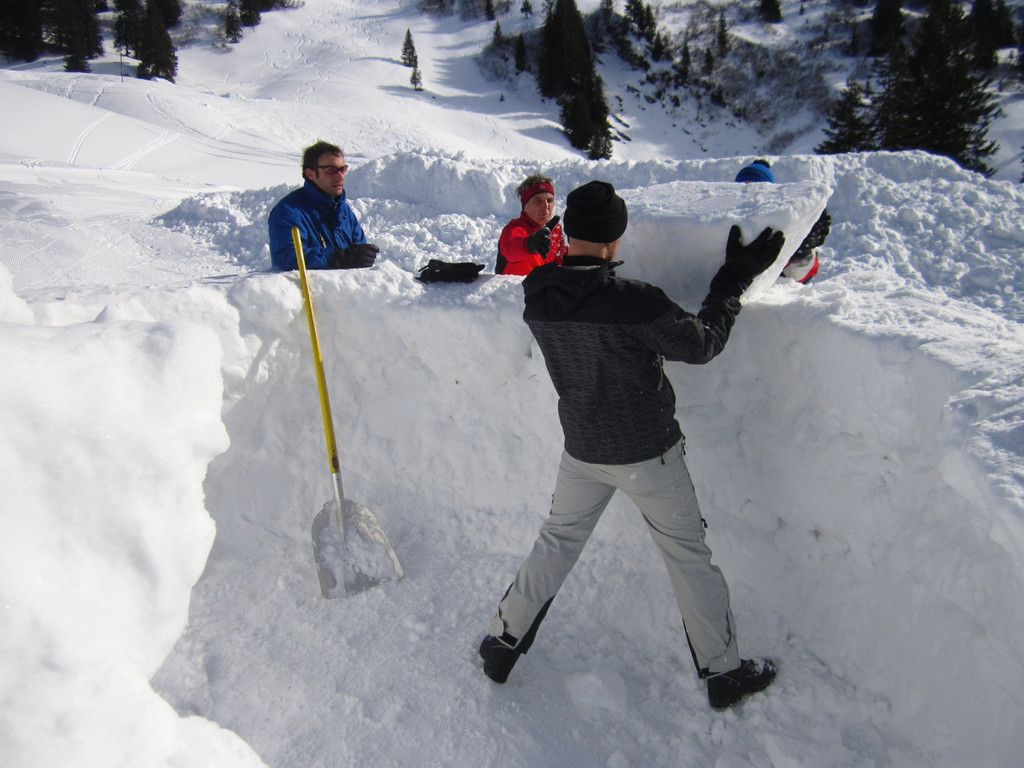 BK_Iglu bauen und rodeln Laterns 46.jpg