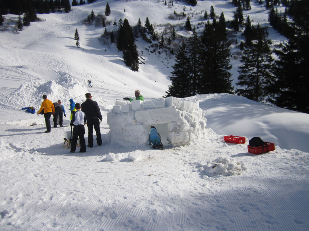 BK_Iglu bauen und rodeln Laterns 47.jpg