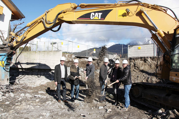 Spatenstich Neubau Firma Wagner Februar 2014 2.jpg