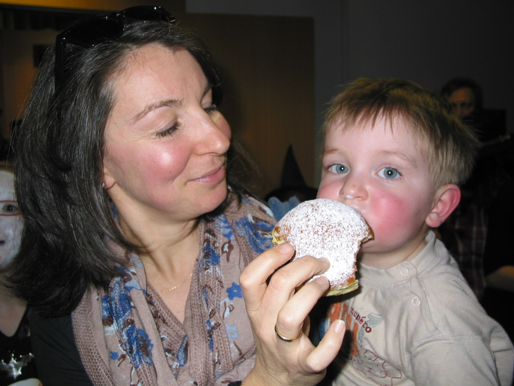 Bild-2 Julia und Wilhelm Erhart aus Marul beim anschlie__enden Krapfengenuss.jpg