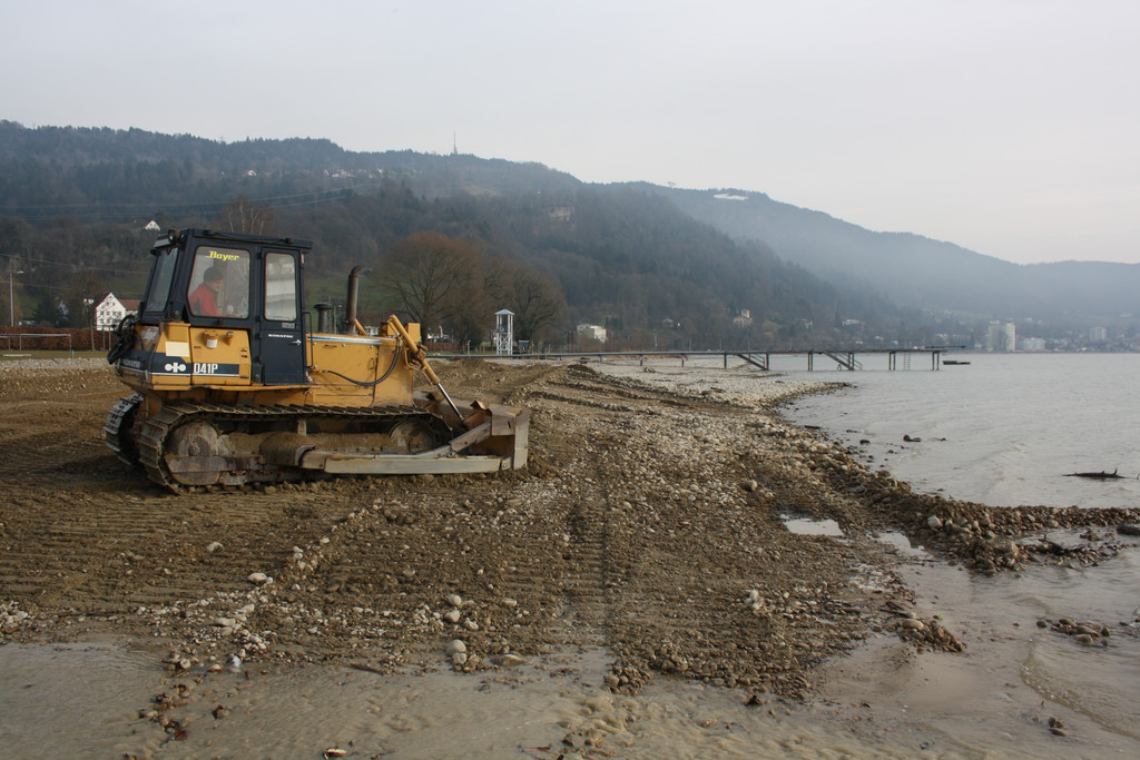 Uferarbeiten am See Materialausgleichung 2014 _13_.jpg
