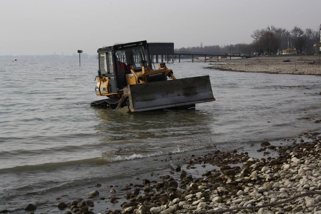 Uferarbeiten am See Materialausgleichung 2014 _30_.jpg