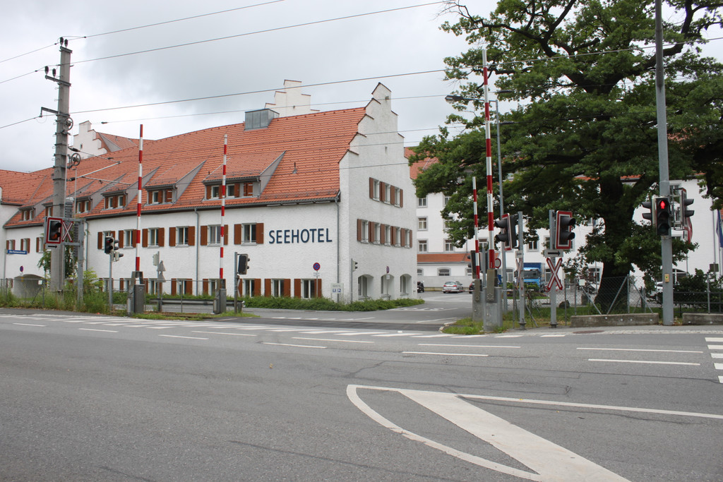 Bahn__bergang Strandbad Symbol _3_.jpg