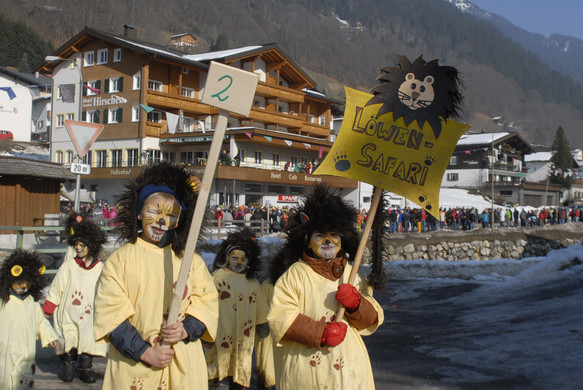 _c_ Gerhard Scopoli - Fasching Silbertal 2011 - 063.JPG