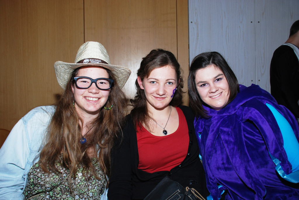 Bild-6 Thersa Egle-Cornelia Burtscher und Nia Katschitsch aus St_-Gerold.jpg
