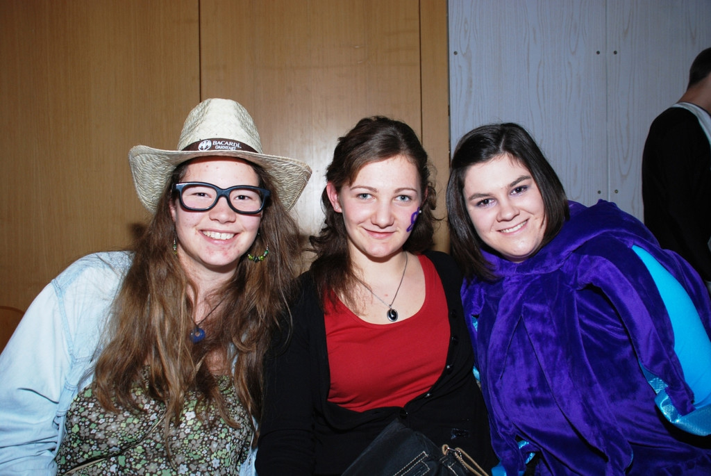 Bild-6 Thersa Egle-Cornelia Burtscher und Nia Katschitsch aus St_-Gerold.jpg