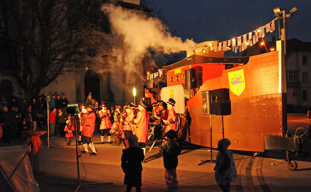 Schlu__sselu__bergabe Ho__chst 2014 26.jpg