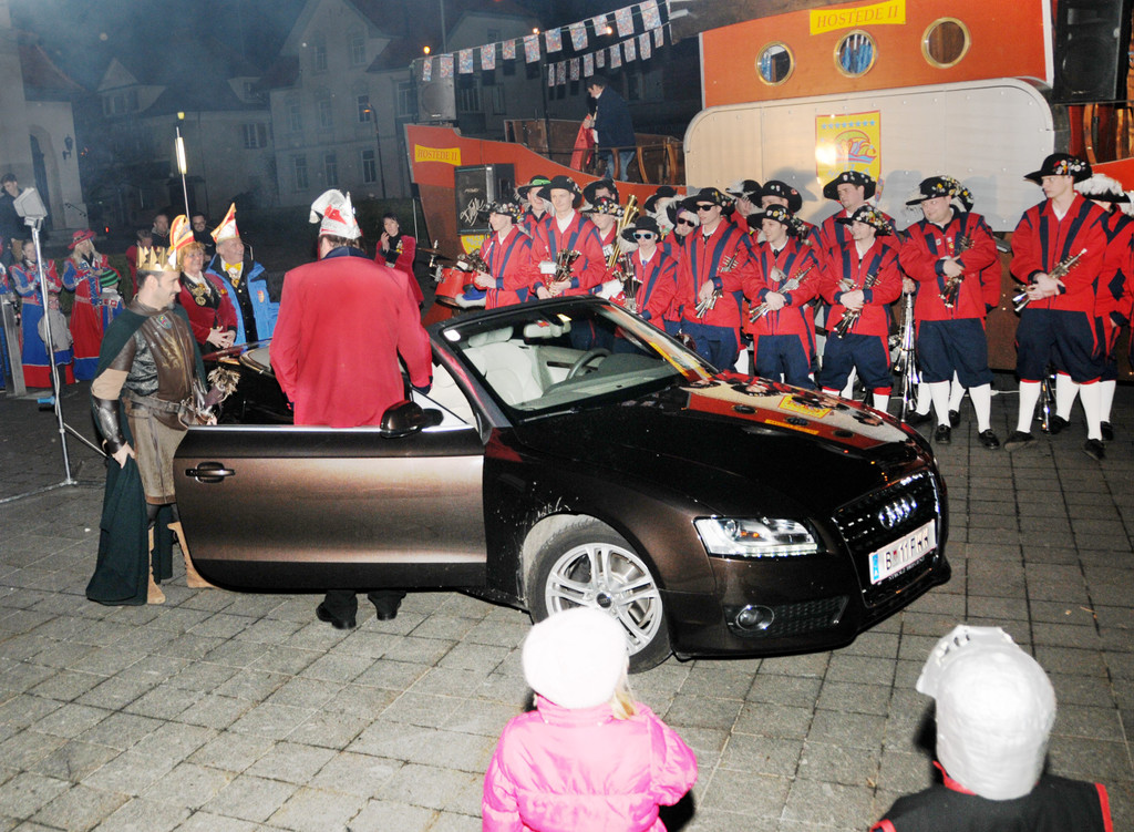 Schlu__sselu__bergabe Ho__chst 2014 85.jpg