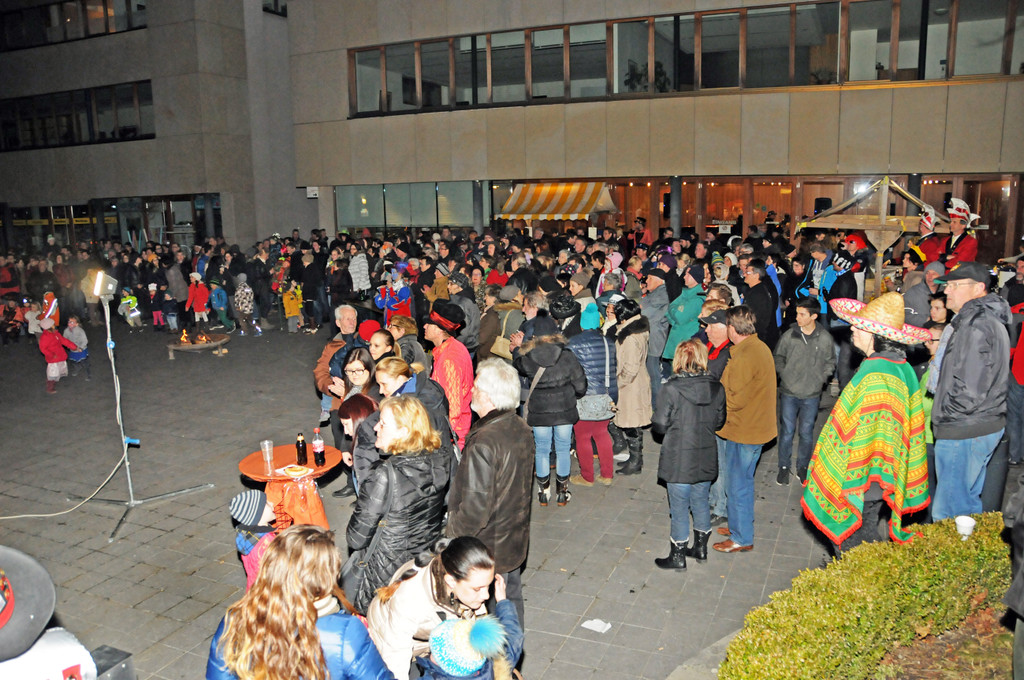 Schlu__sselu__bergabe Ho__chst 2014 115.jpg