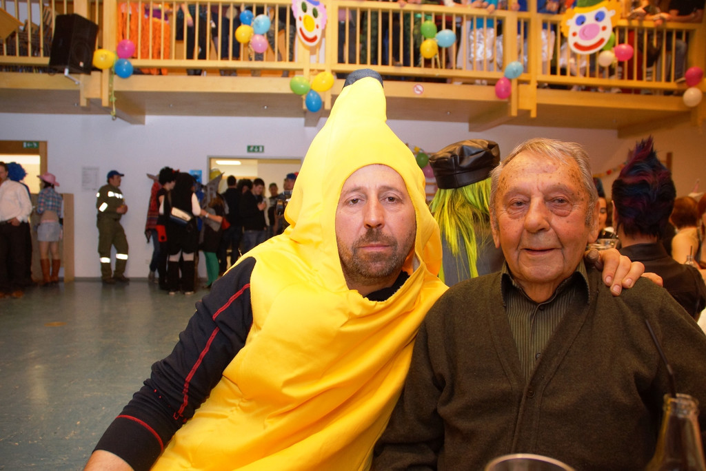 M__ller Robert mit Sohn Alex M__ller beim Musig-Ball.JPG
