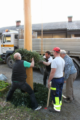Buergermeisterbaum Aufstellung 2010 _12__jpg-1270750311