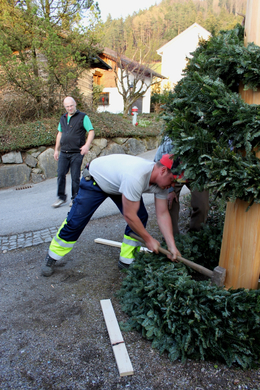 Buergermeisterbaum Aufstellung 2010 _14__jpg-1270750364