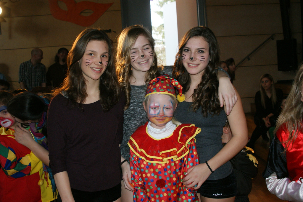 Tanja_ Raphaela_ Lena und Clown Julia.JPG