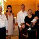 49 v_li_ Opa Manfred Hoffmann_ Karin Zangerle_ Manfred und Andrea Hoffmann mit Simon_ Wolfgang Berchtel.JPG