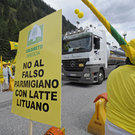 1.000 Italiener bei Milchbauern-Protest am Brenner
