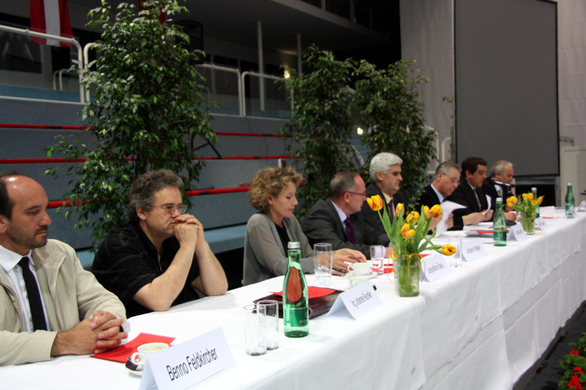 Konstituierende_Tisch_jpg-1270827095