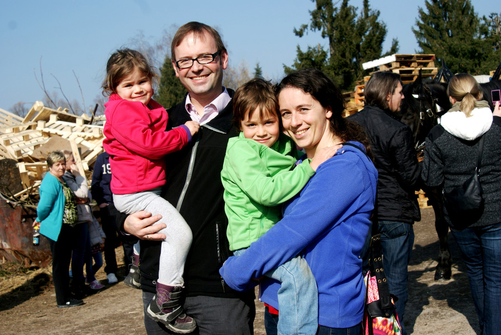 DSC09148a Familie Steinhofer vergn__gte sich beim Kinderfunken.JPG