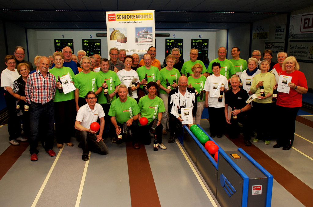 # Titelbild _41_ Gruppenfoto aller Sieger im Einzel und Mannschaft.JPG