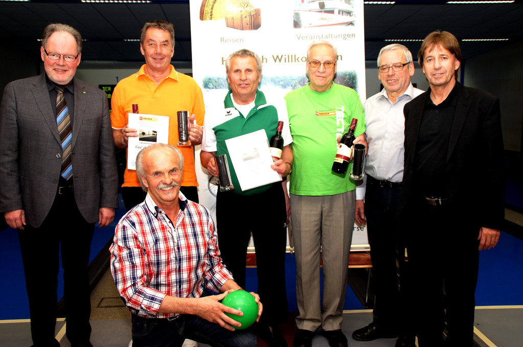 35 Gruppenbild der 3 Erstplatzier- ten mit W_ Huber_ F_ Maierhofer_ R_ Wohlgenannt und W_ Ellensohn.JPG