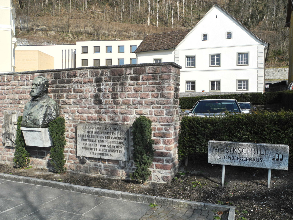 Denkmal-Haus.JPG
