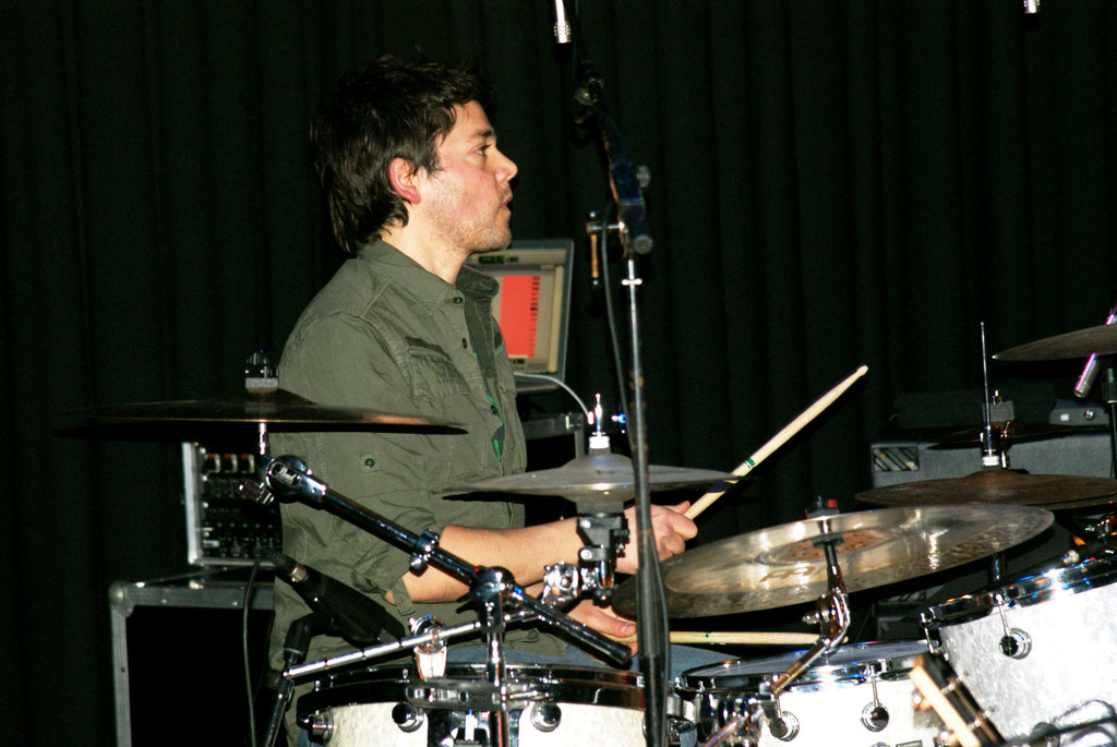 Flow Frick an den Drums.JPG