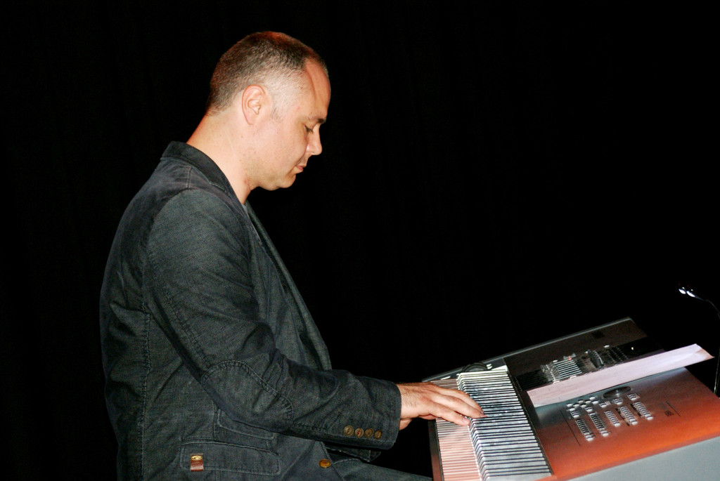 Keyboarder Dietmar Sigmund.JPG