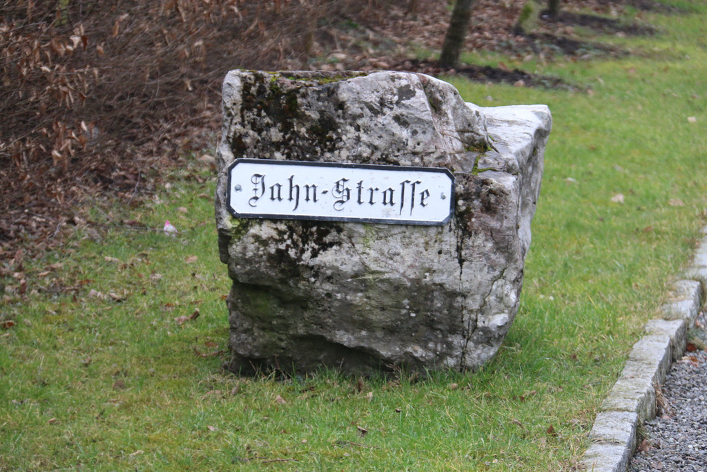 Jahnstra__e1.JPG